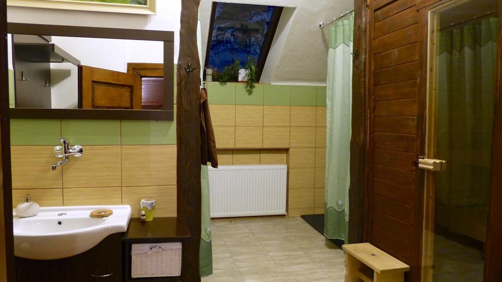 Hostinec Stara Krcma Stratena Bilik gambar